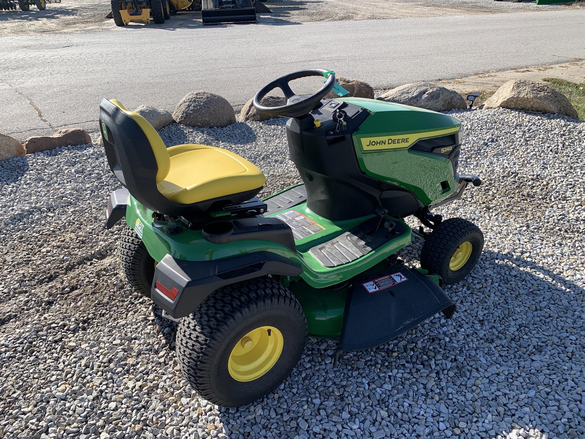2024 John Deere S240 Image 6