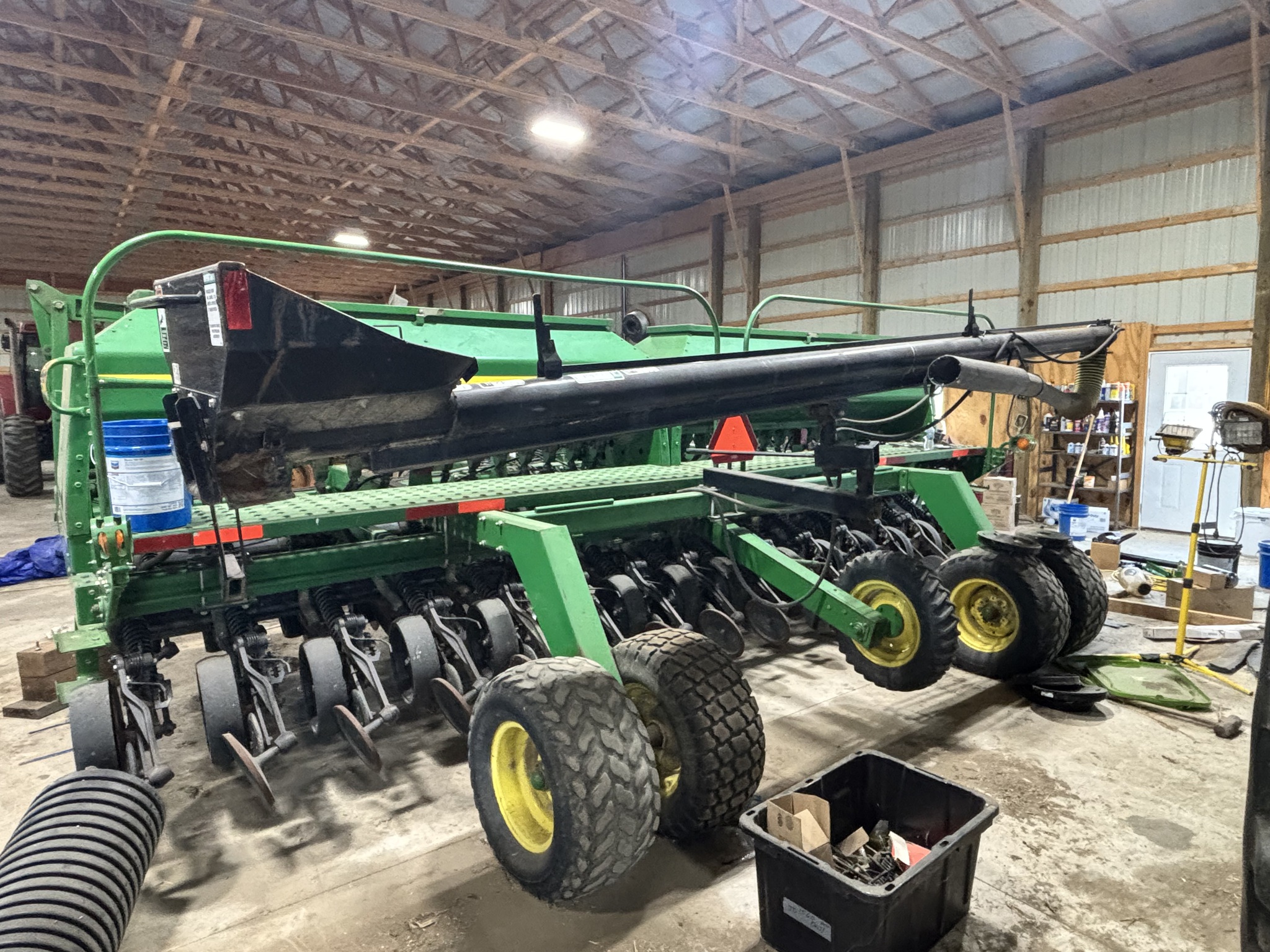 2001 John Deere 1560 Image 8