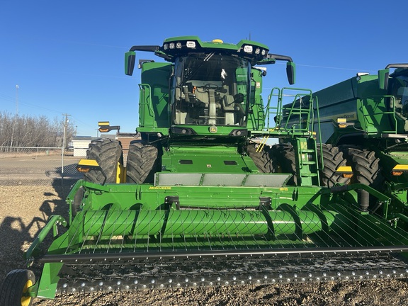 Used 2025 John Deere X9 1000 Combines at Horizon Ag & Turf in Falher, AB - Photo3