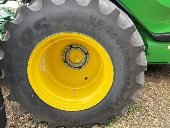 Used 2025 John Deere X9 1000 Combines at Horizon Ag & Turf in Falher, AB - Photo7