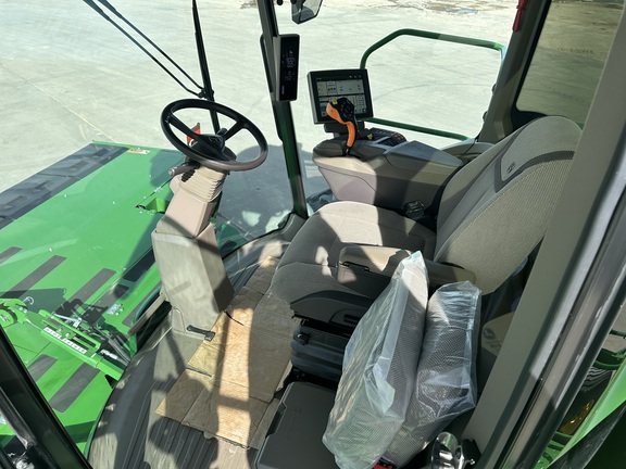 2024 John Deere W235R (20th thumbnail)