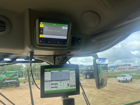 Used 2022 John Deere X9 1100 Combines at Horizon Ag & Turf in High Prairie, AB - Photo11