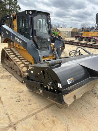 Photo of a 2023 John Deere 333G