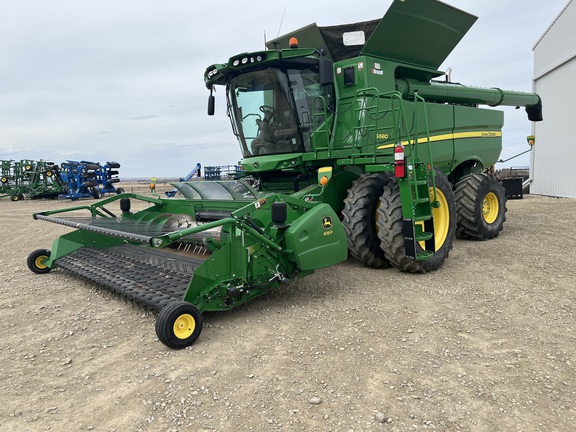 Photo of a 2014 John Deere S680