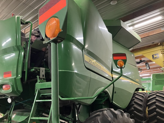2015 John Deere S670 - Photo16