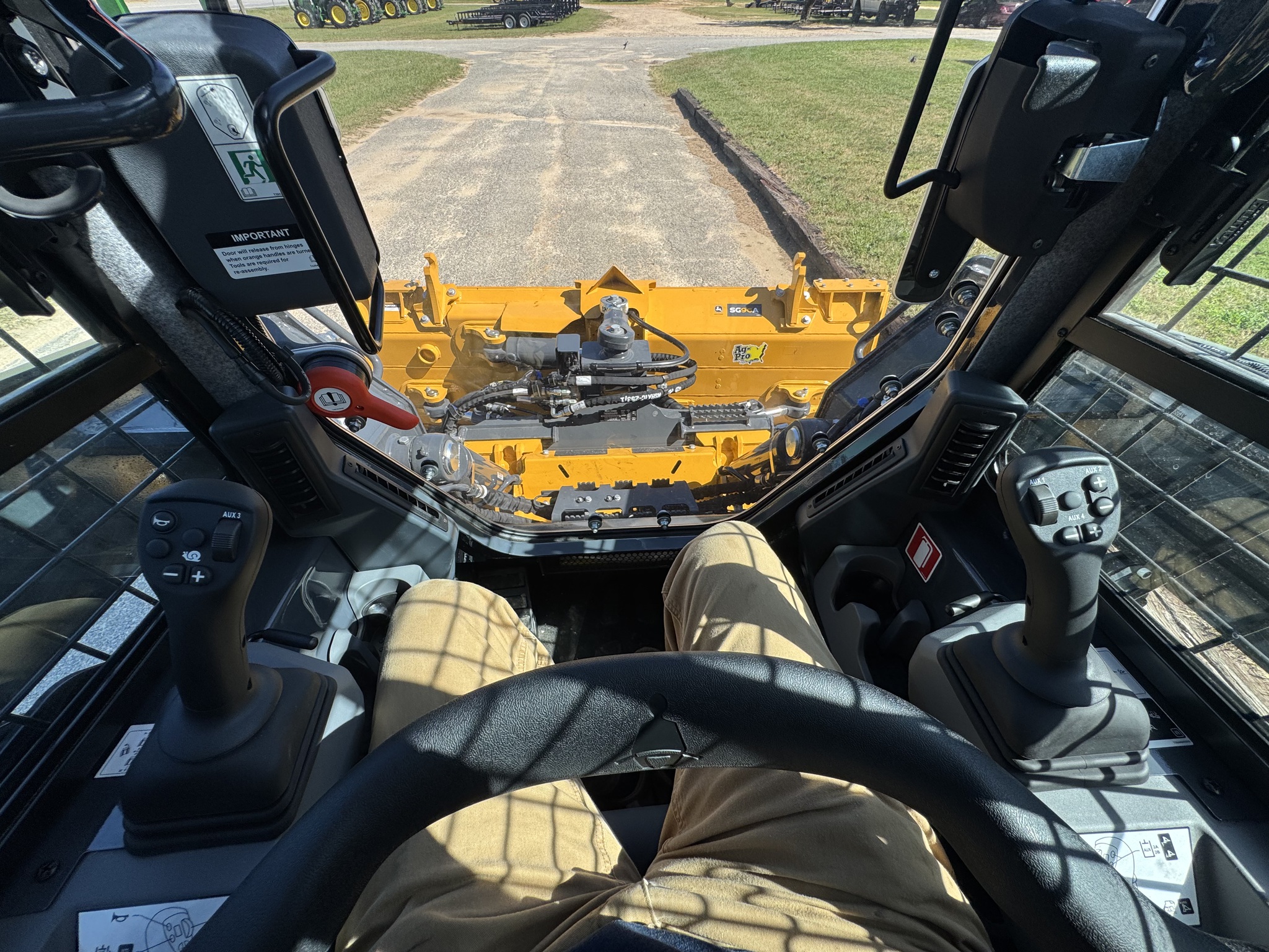 2025 John Deere 335 P Image 5
