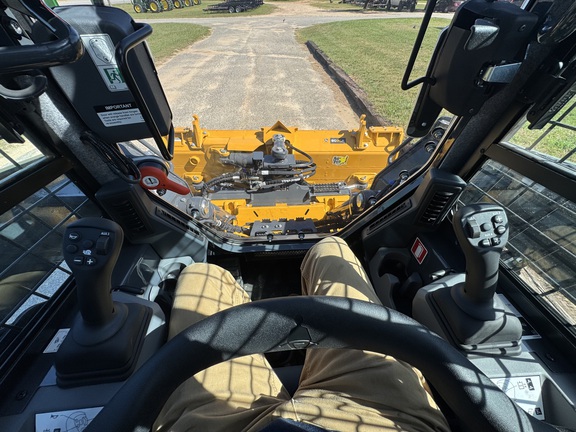 2025 John Deere 335P-5