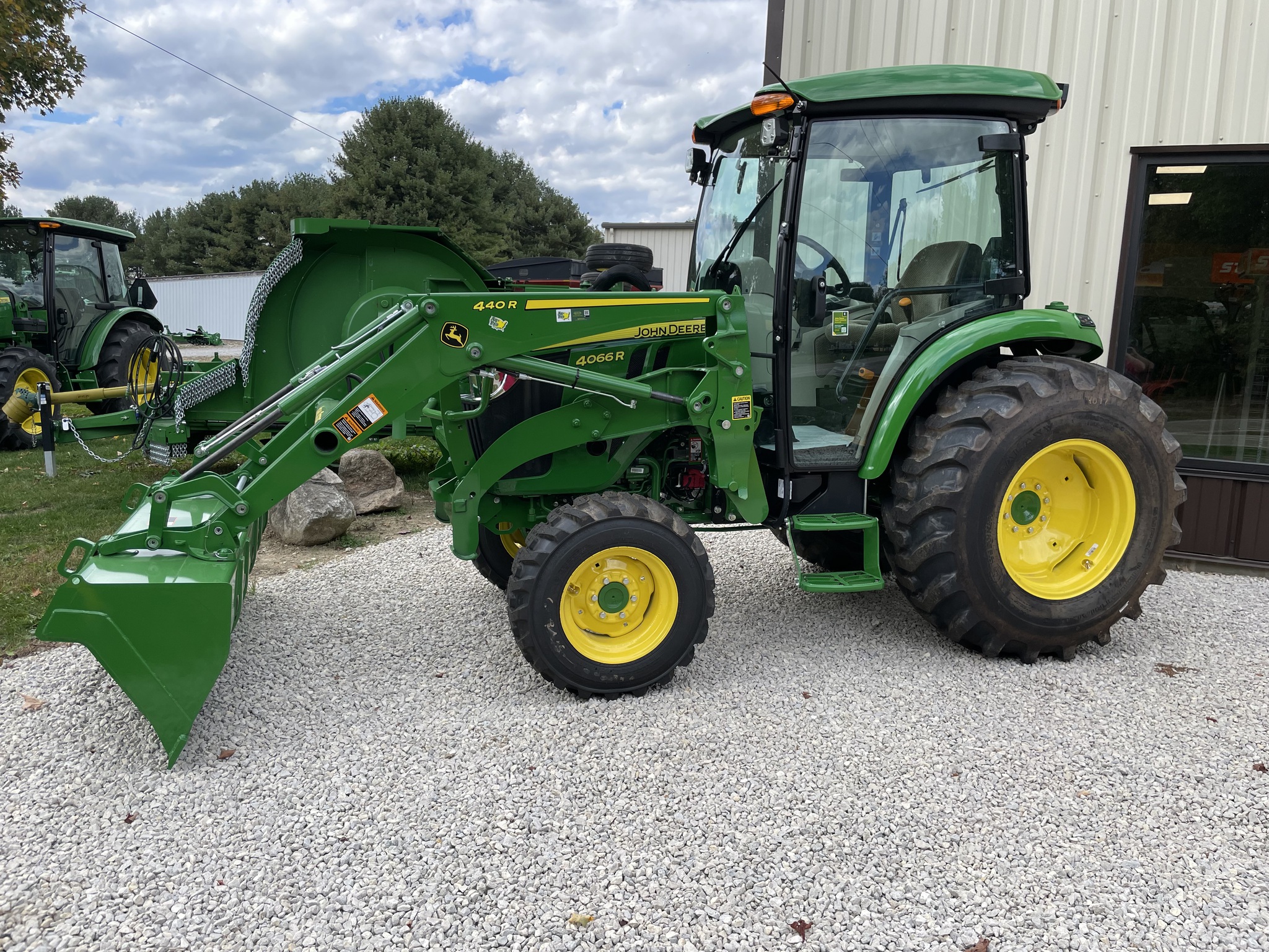 2025 John Deere 4066R Image 2