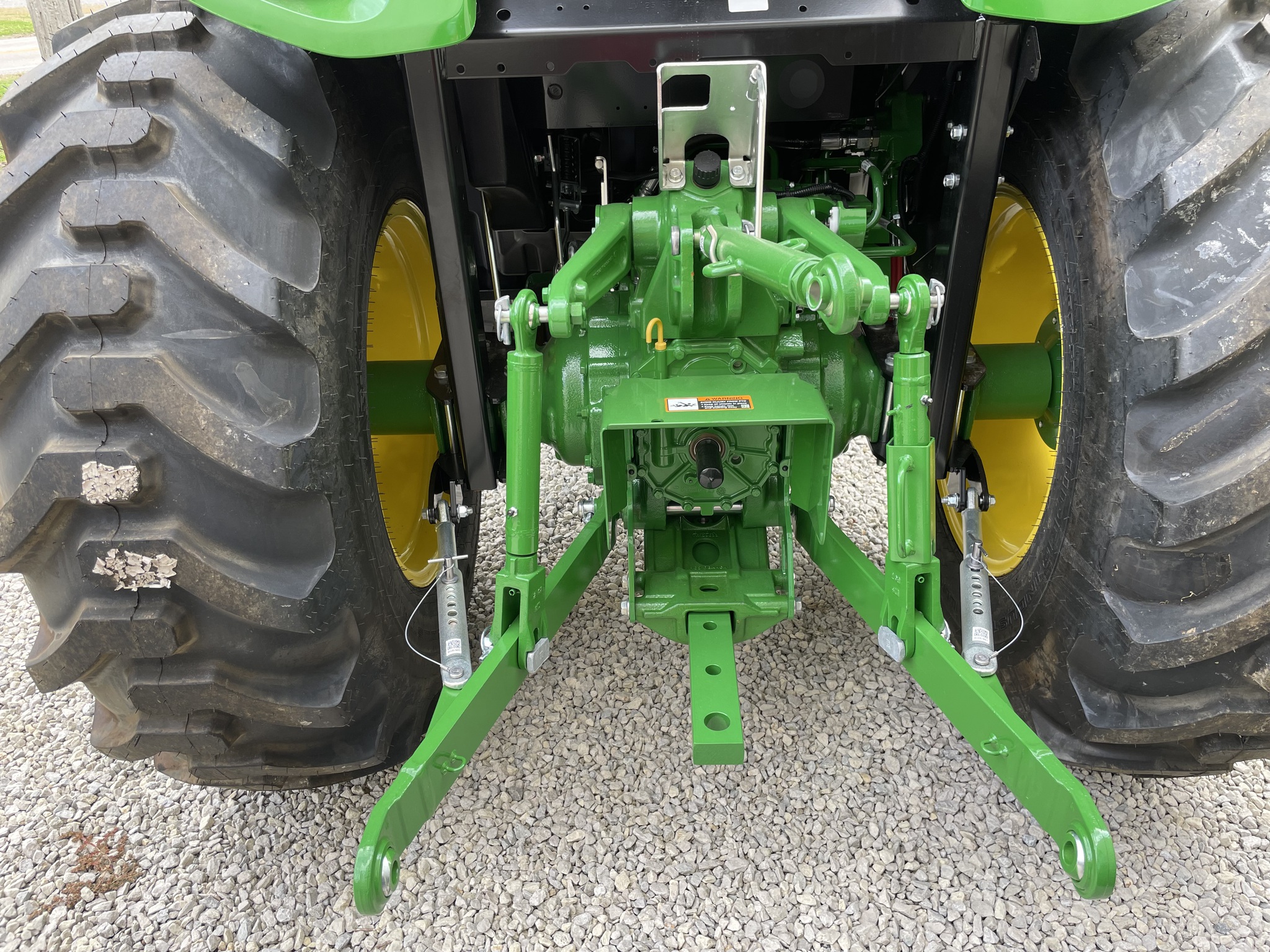 2025 John Deere 4066R Image 4