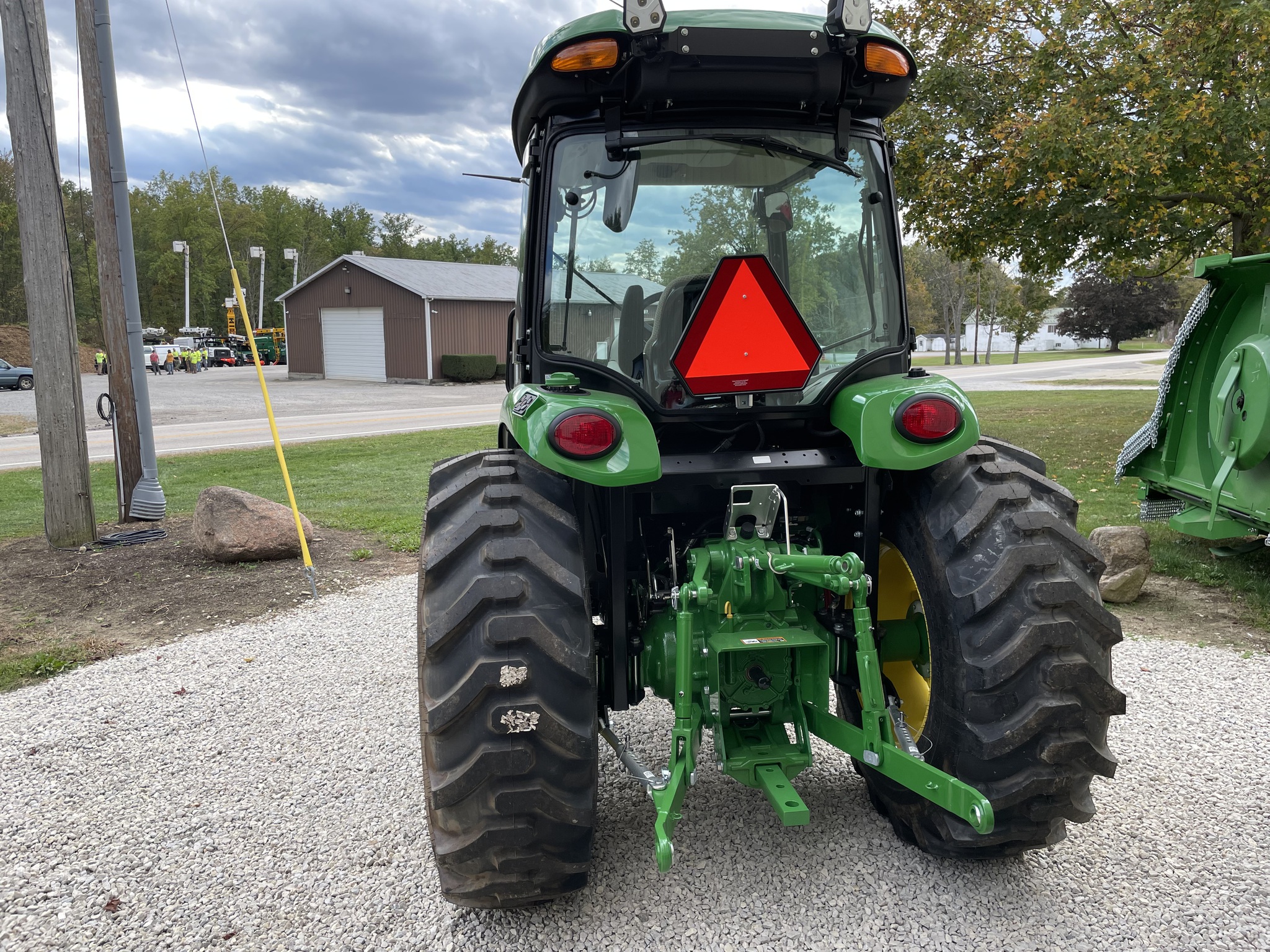 2025 John Deere 4066R Image 3