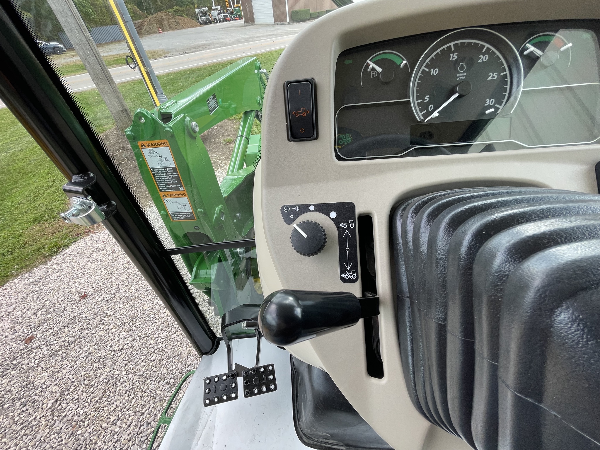 2025 John Deere 4066R Image 11