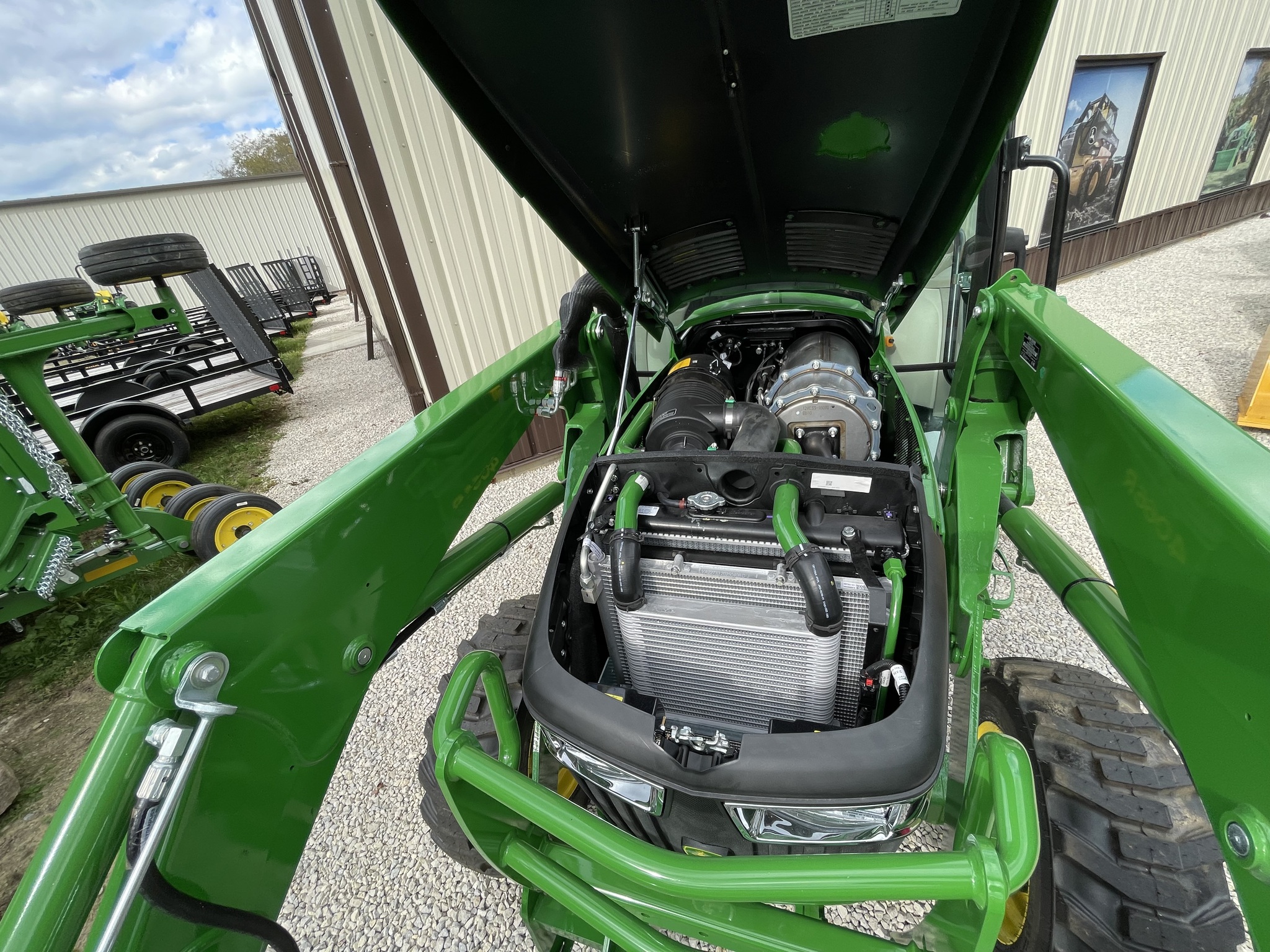 2025 John Deere 4066R Image 14