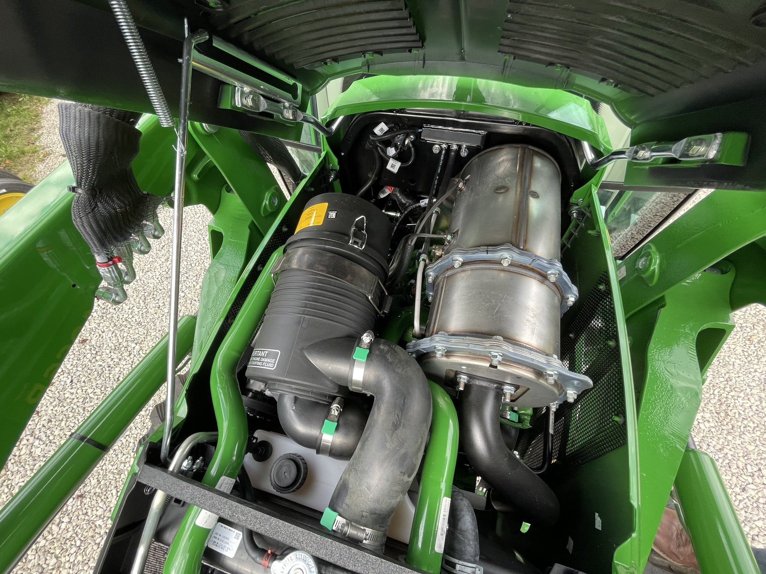 2025 John Deere 4066R Image 16