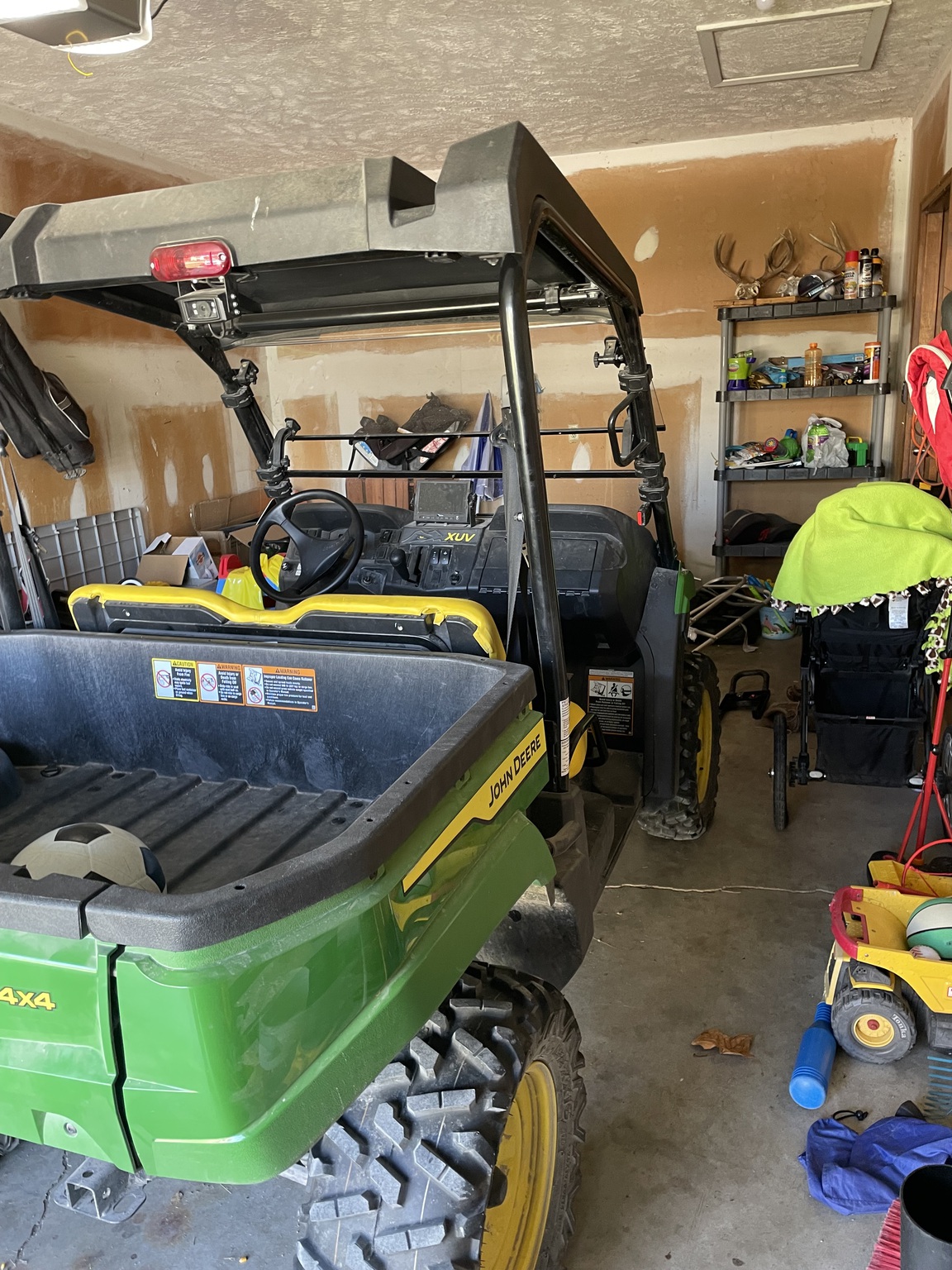 2021 John Deere XUV 560E Image 6