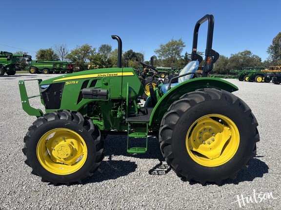 Photo of 2024 John Deere 5075E