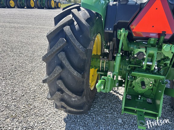 Photo of 2024 John Deere 5075E