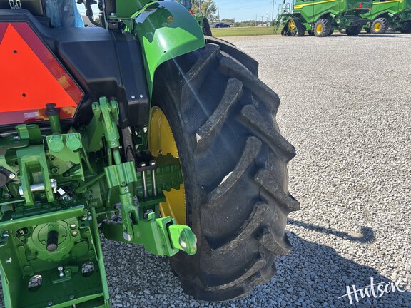 Photo of 2024 John Deere 5075E