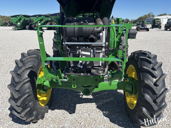 Photo of 2024 John Deere 5075E