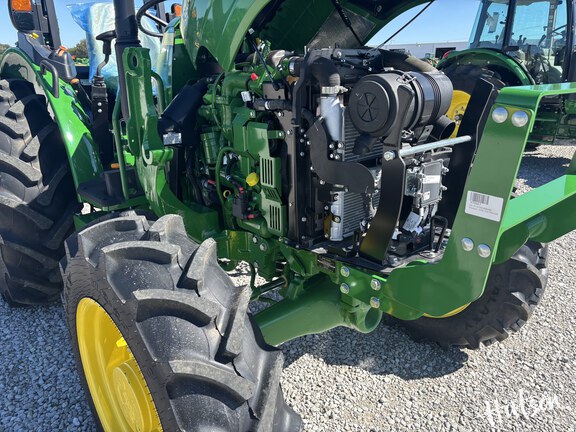 Photo of 2024 John Deere 5075E