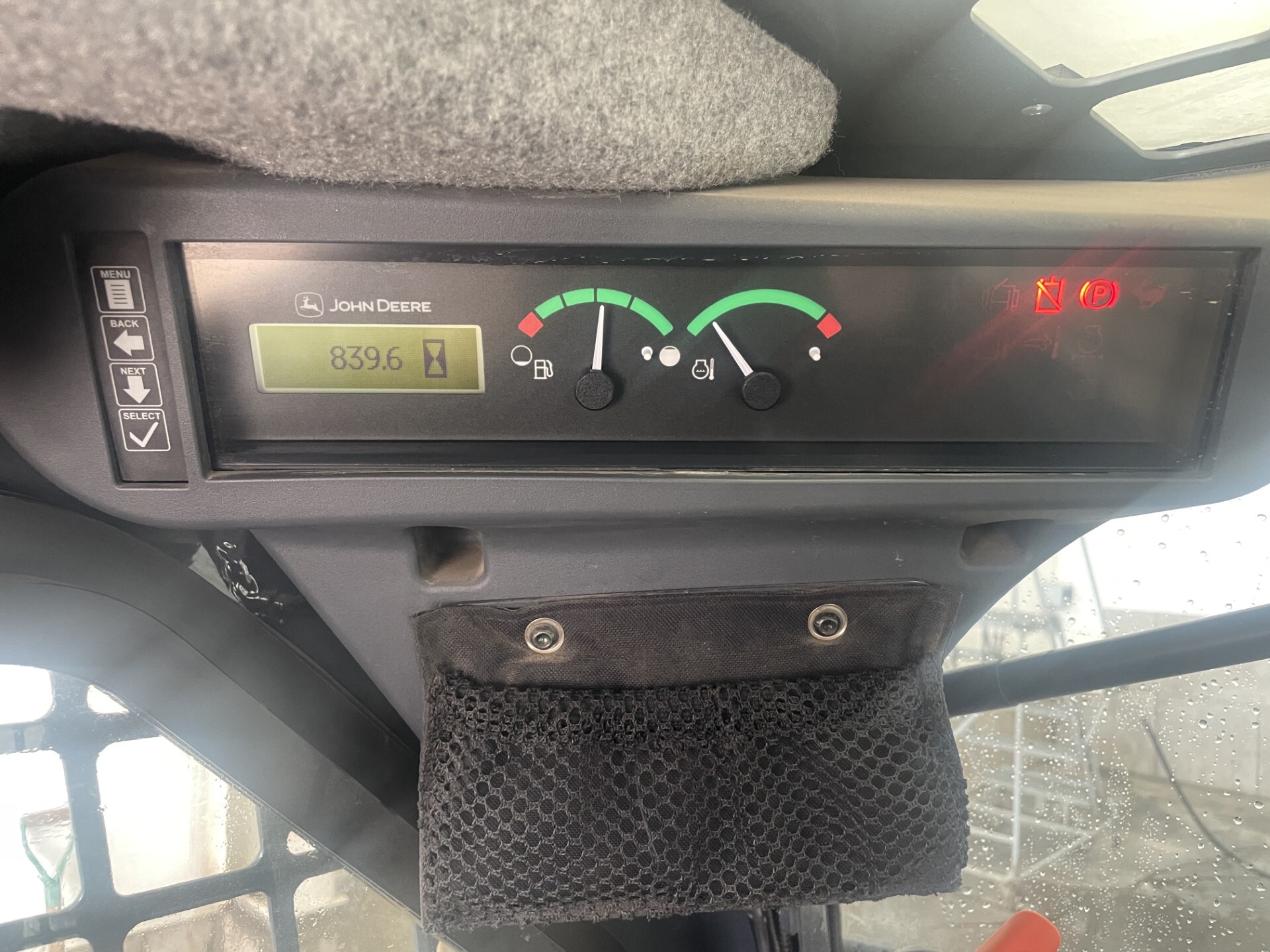 2022 John Deere 317G Image 21