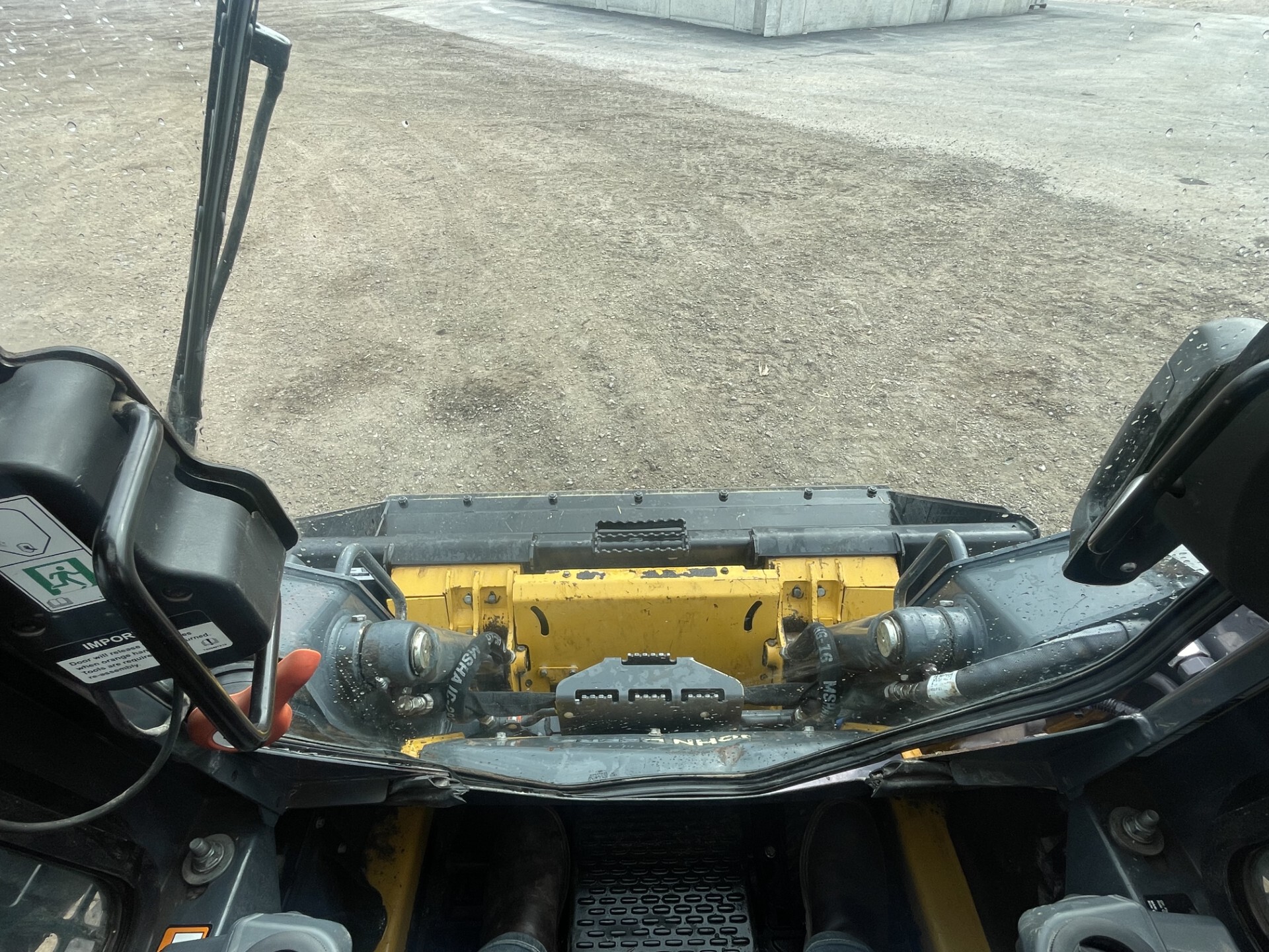 2022 John Deere 317G Image 17