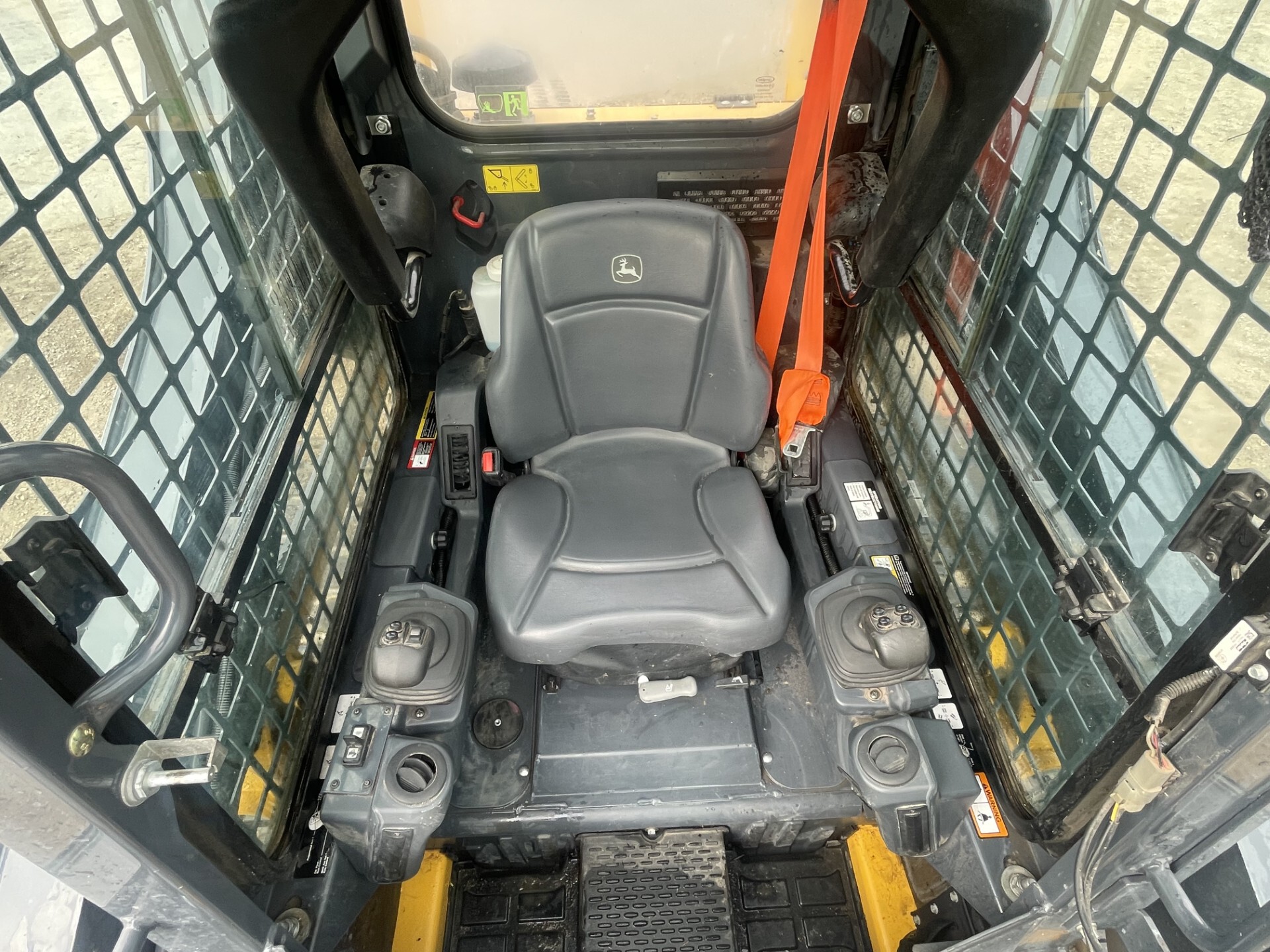 2022 John Deere 317G Image 16