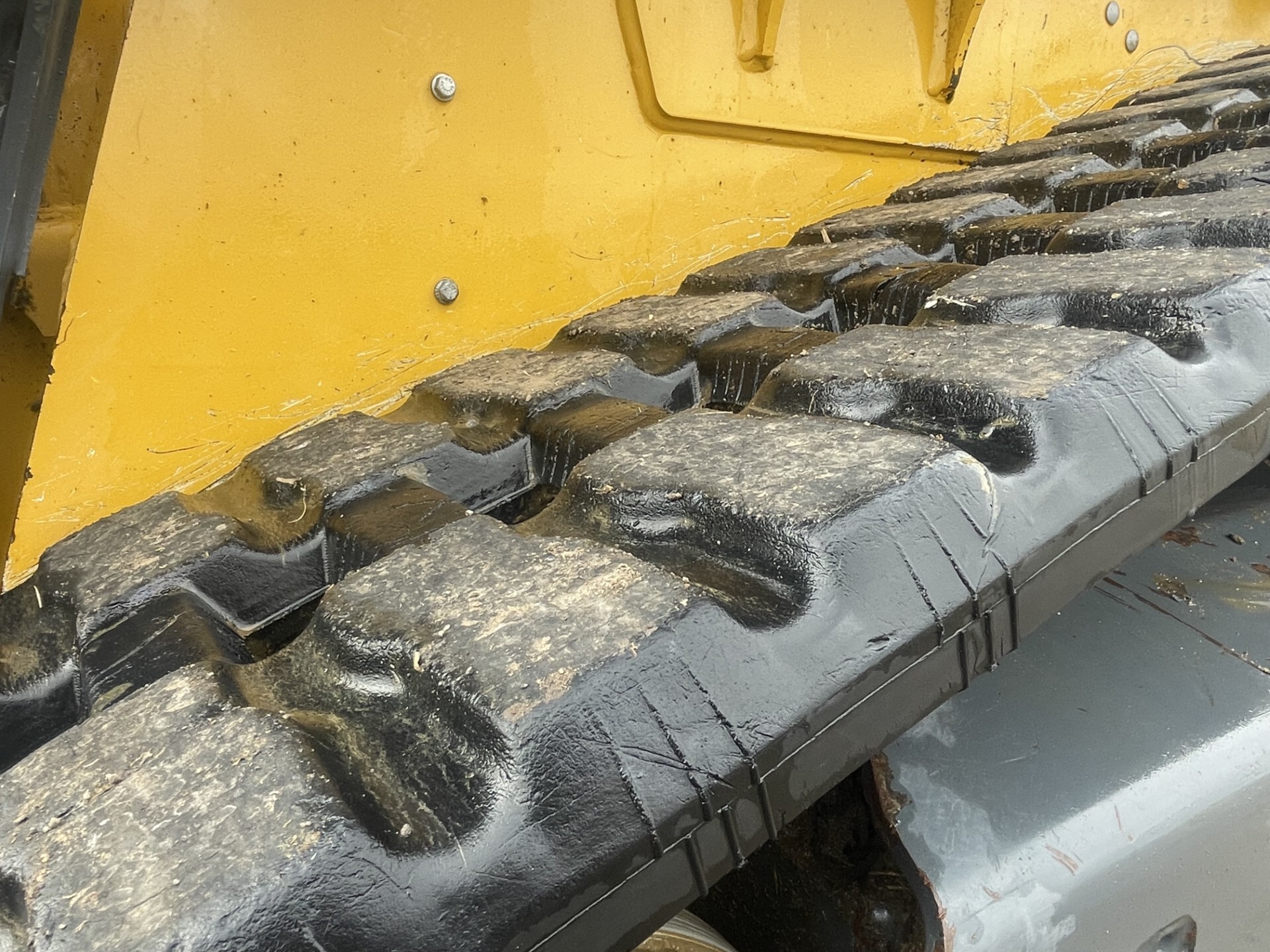 2022 John Deere 317G Image 11