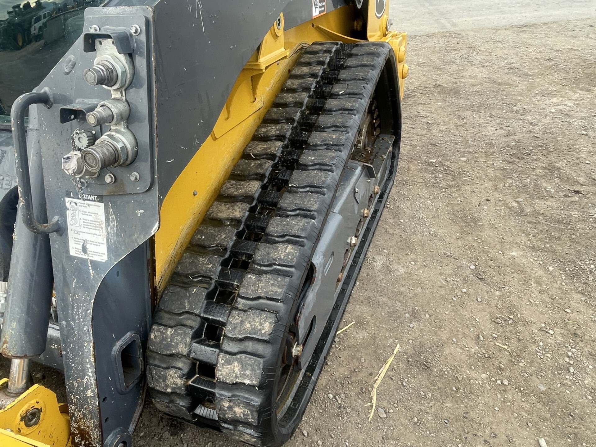 2022 John Deere 317G Image 10