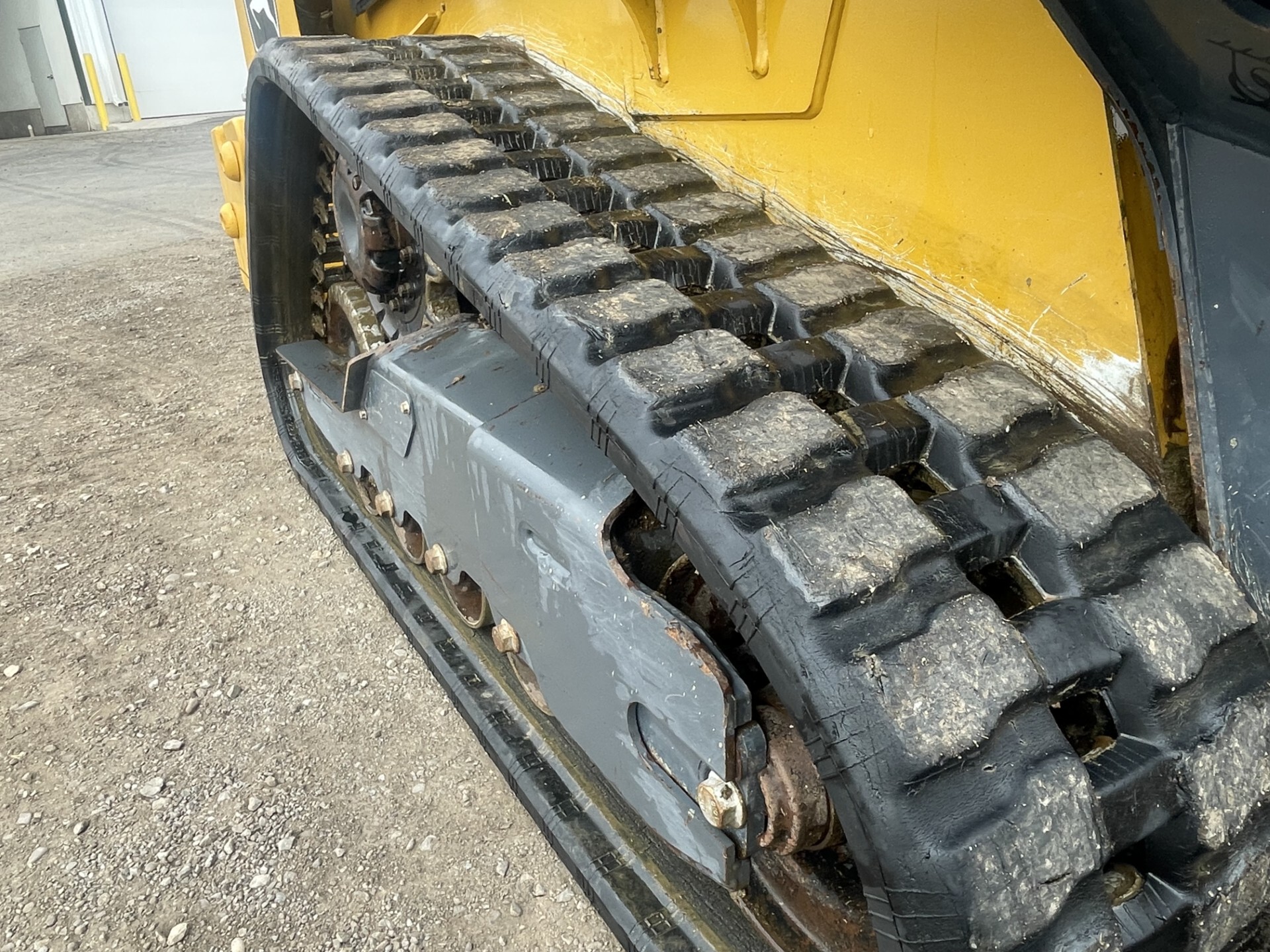 2022 John Deere 317G Image 9