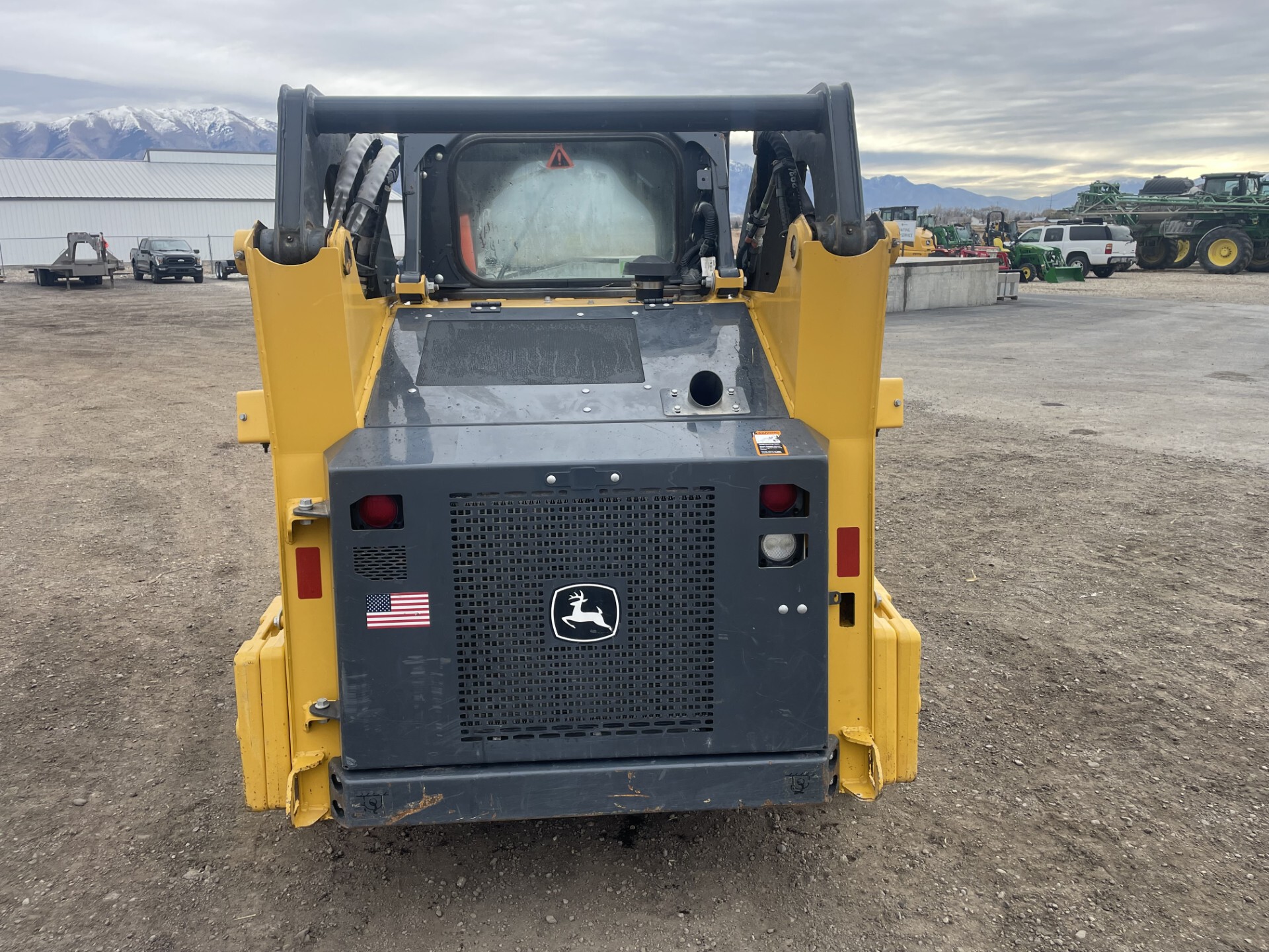 2022 John Deere 317G Image 6