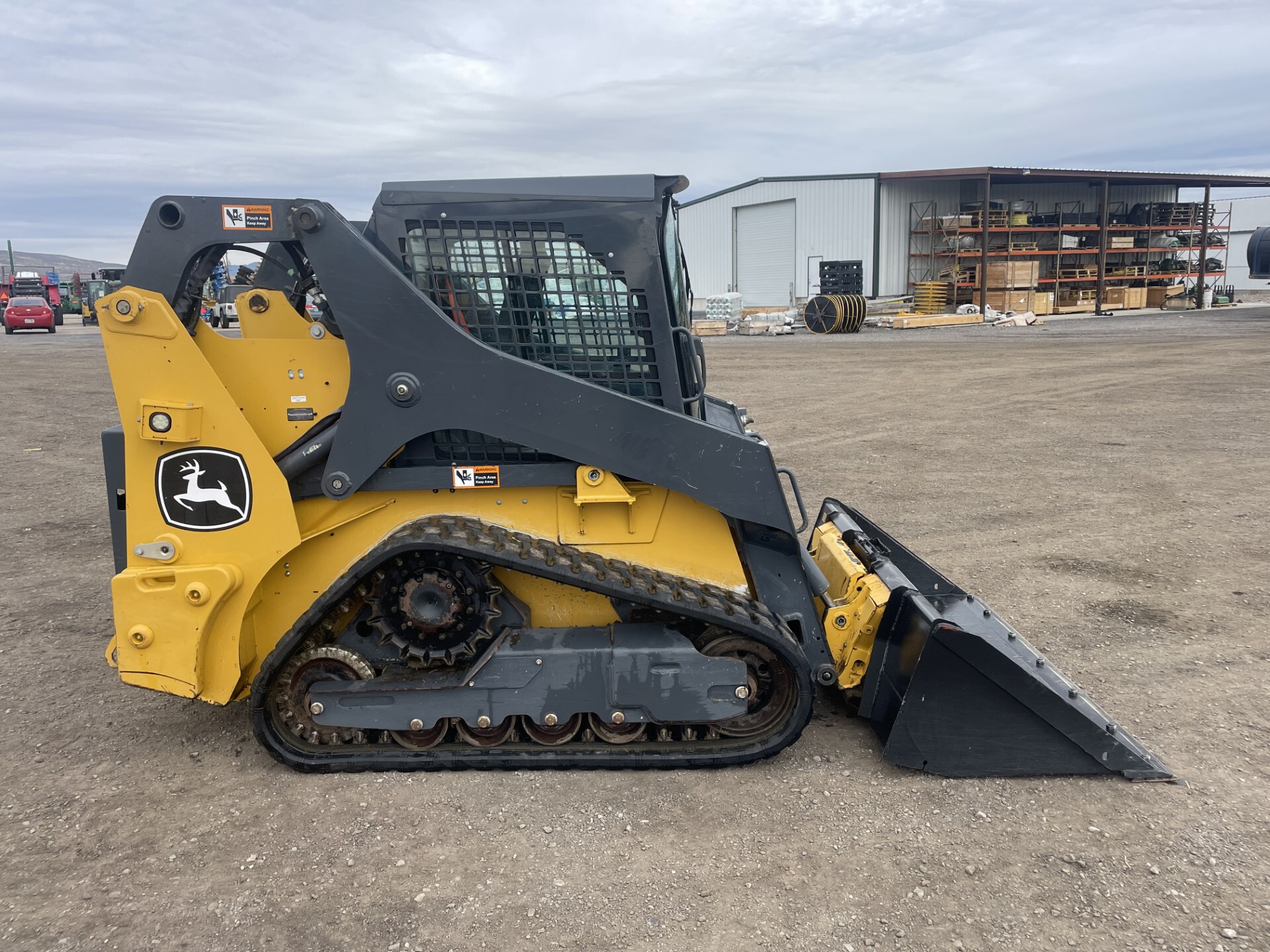 2022 John Deere 317G Image 4