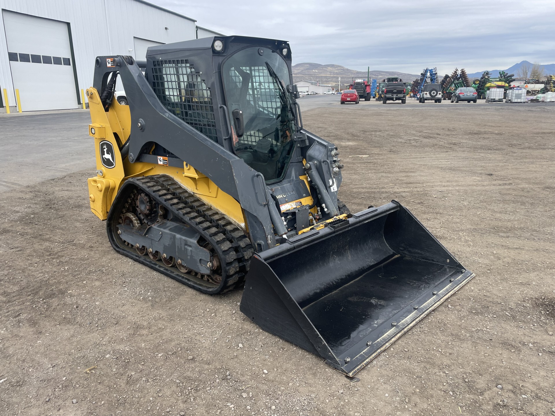 2022 John Deere 317G Image 3