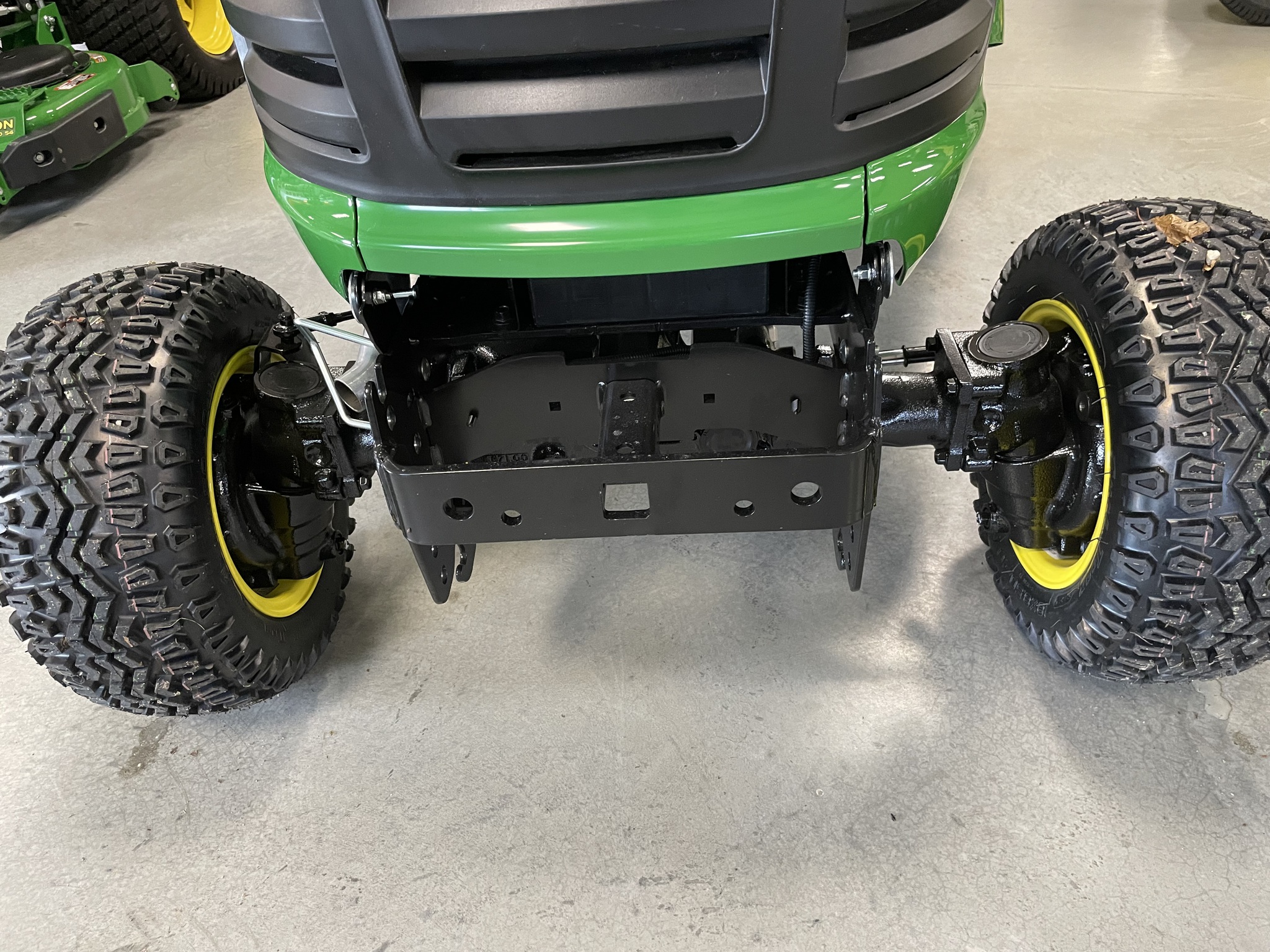 2025 John Deere x738 Image 5