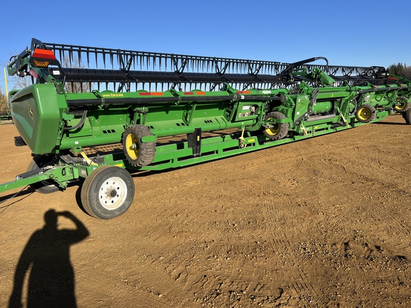 Used 2025 John Deere HDR 50 Combine Platforms at Horizon Ag & Turf in High Prairie, AB - Photo5