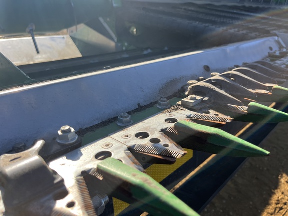 Used 2025 John Deere HDR 50 Combine Platforms at Horizon Ag & Turf in High Prairie, AB - Photo12