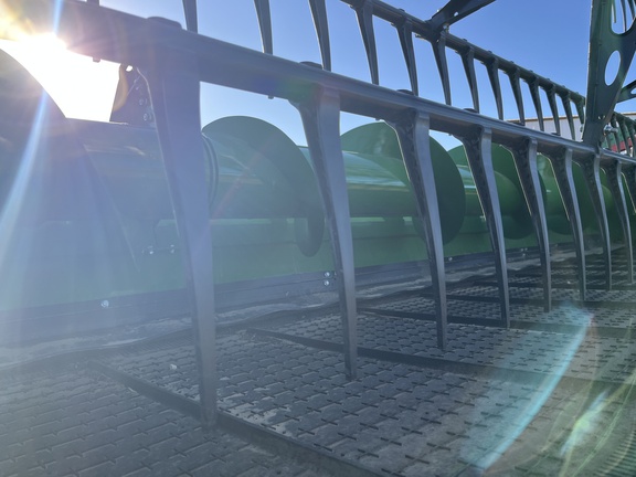 Used 2025 John Deere HDR 50 Combine Platforms at Horizon Ag & Turf in High Prairie, AB - Photo16