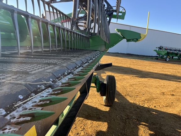 Used 2025 John Deere HDR 50 Combine Platforms at Horizon Ag & Turf in High Prairie, AB - Photo17