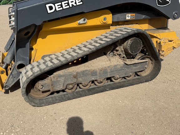 2024 John Deere 333G - Photo11