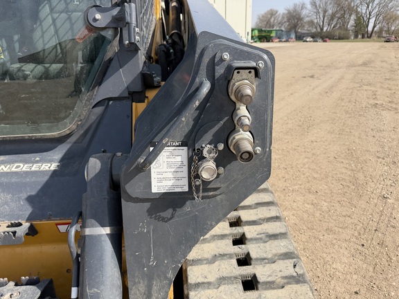 2024 John Deere 333G - Photo19