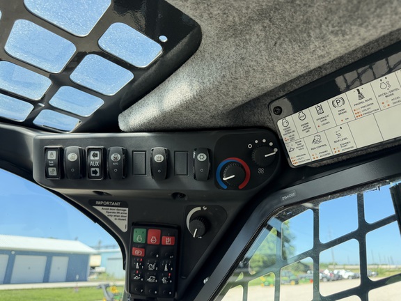2024 John Deere 333G - Photo22