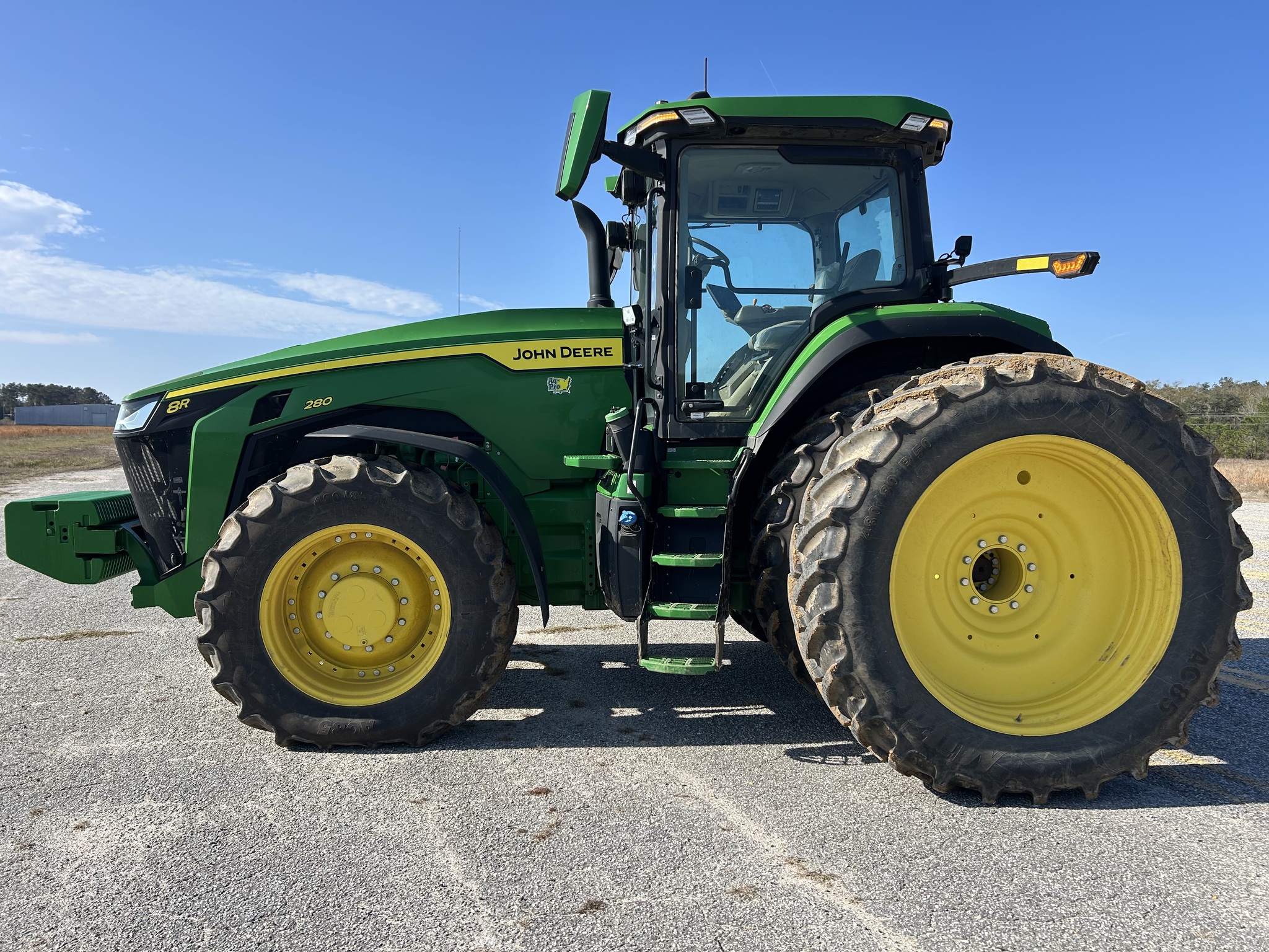 2024 John Deere 8R 280 Image 1