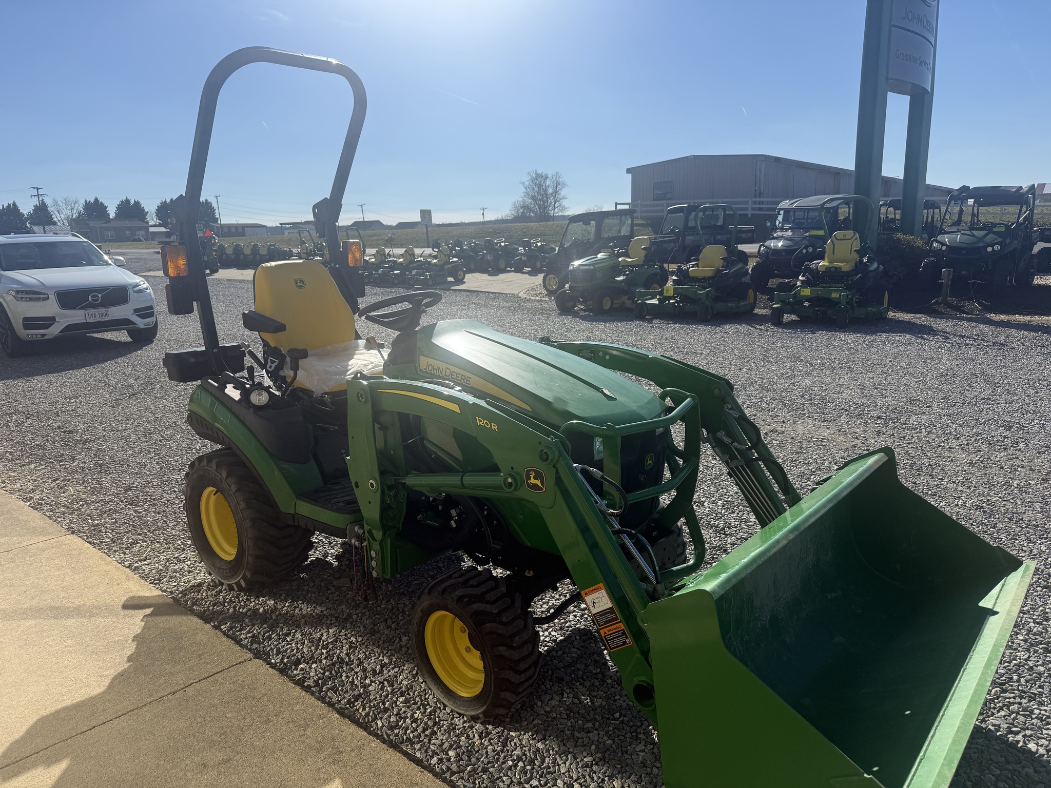 2021 John Deere 1025R Image 3