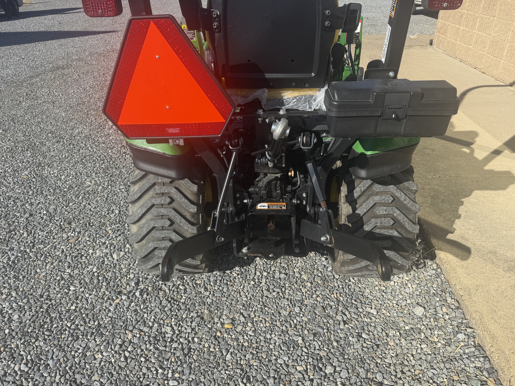 2021 John Deere 1025R Image 5
