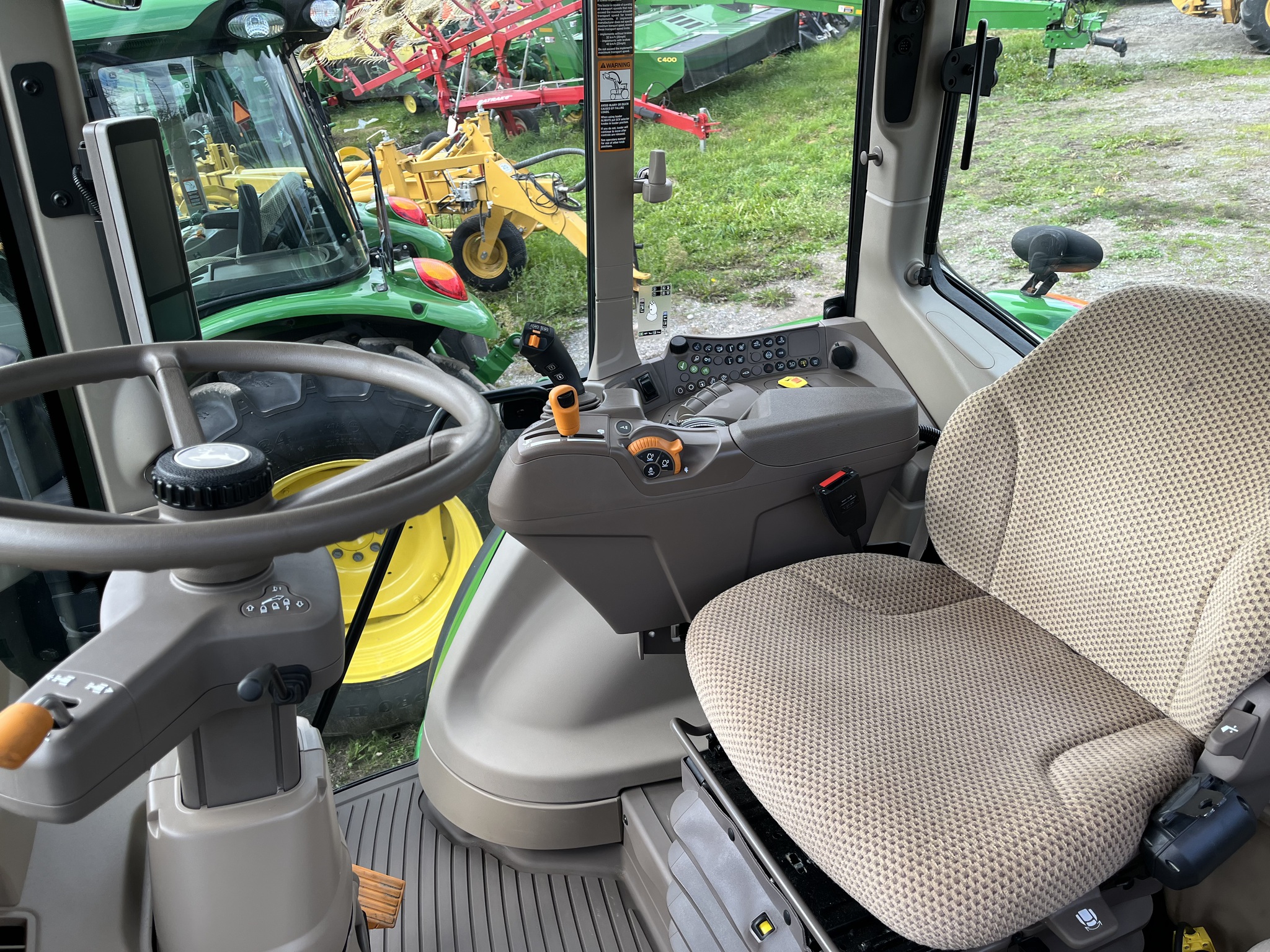 2022 John Deere 6120M Image 7