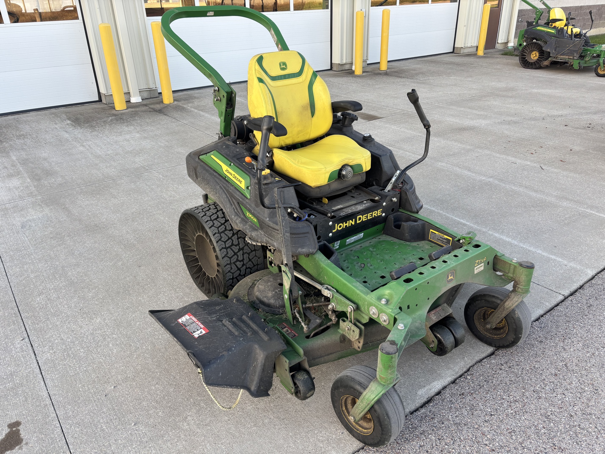 Used 2023 John Deere Z950R Zero Turn Mowers at Koenig Equipment in Botkins, OH - PhotoXL2