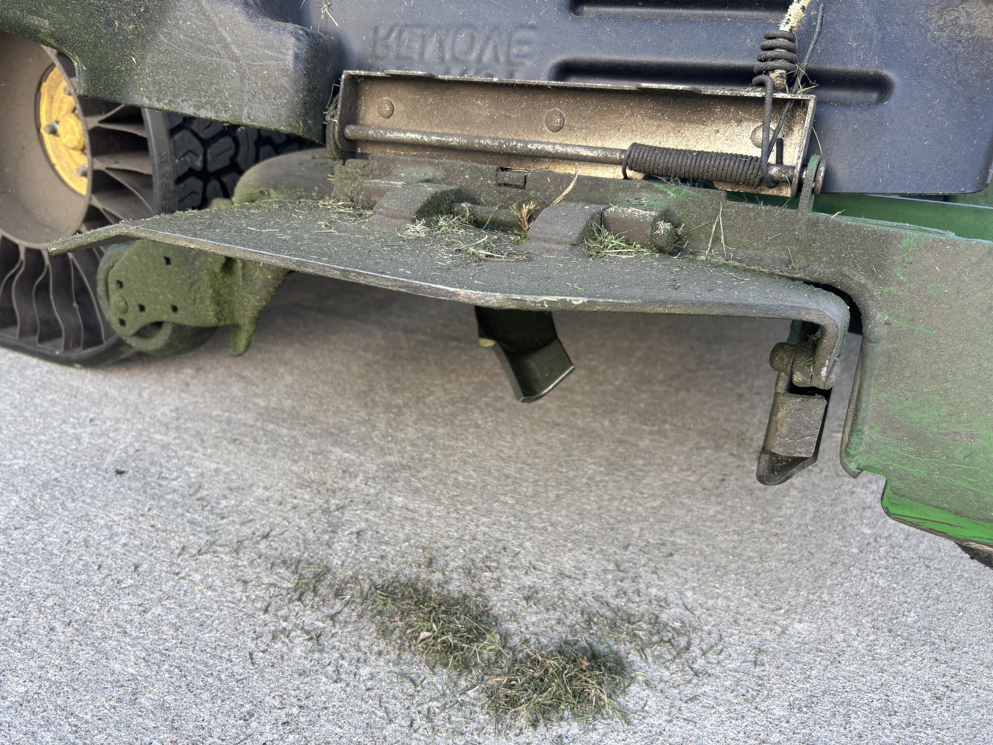 Used 2023 John Deere Z950R Zero Turn Mowers at Koenig Equipment in Botkins, OH - PhotoXL13