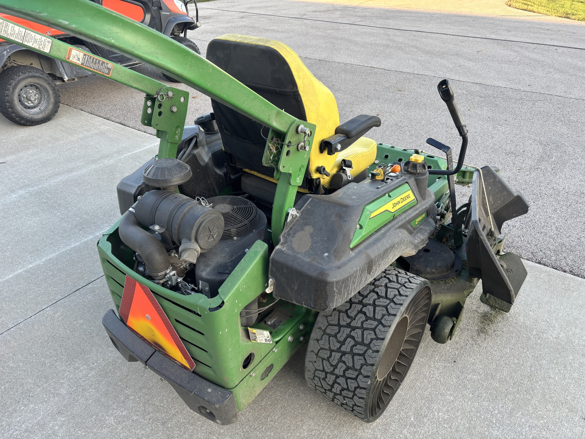 Used 2023 John Deere Z950R Zero Turn Mowers at Koenig Equipment in Botkins, OH - PhotoXL3
