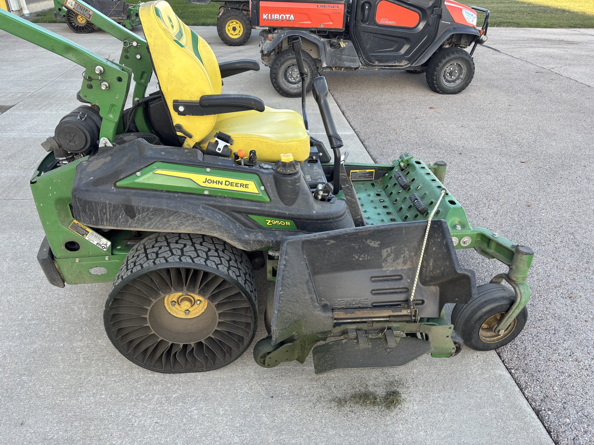 Used 2023 John Deere Z950R Zero Turn Mowers at Koenig Equipment in Botkins, OH - PhotoXL7