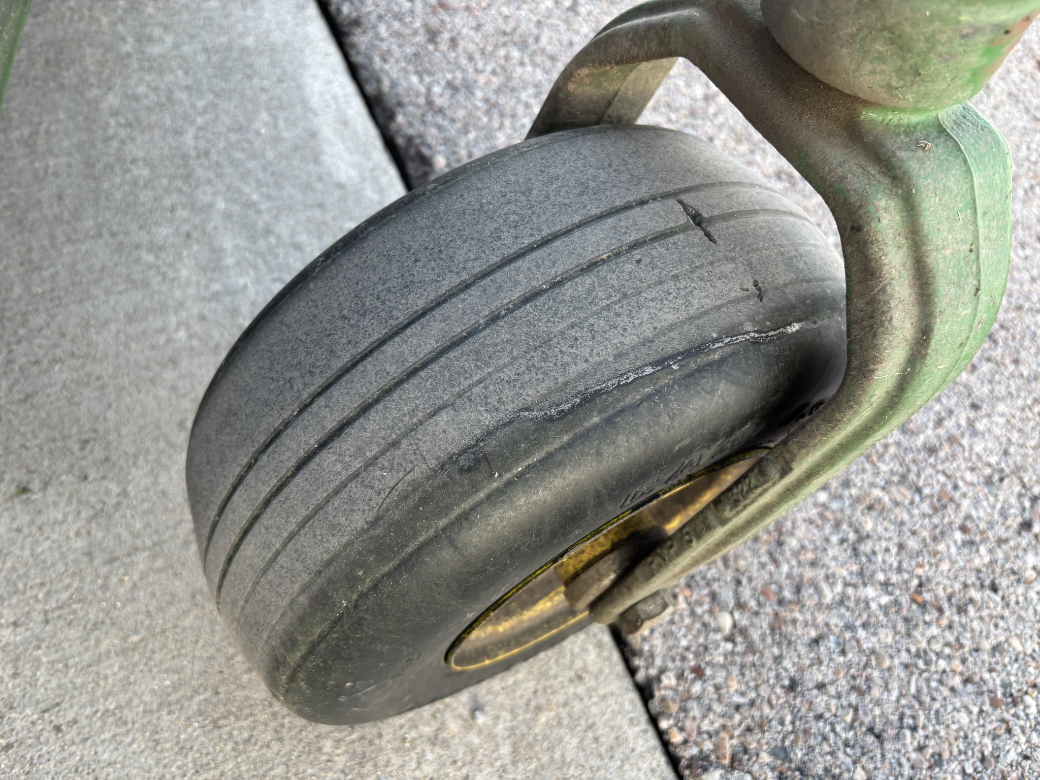 Used 2023 John Deere Z950R Zero Turn Mowers at Koenig Equipment in Botkins, OH - PhotoXL20