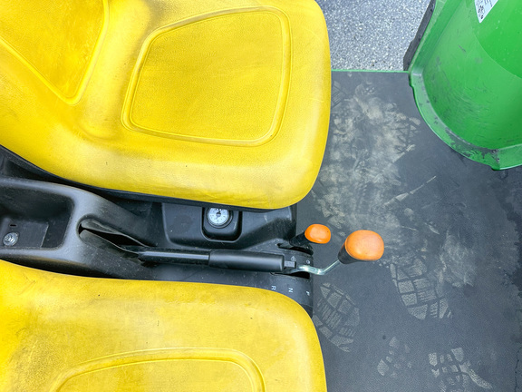 2024 John-Deere TX 4X2